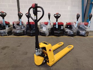 Porta-paletes eléctrico com condutor a pé Microlift P15SE