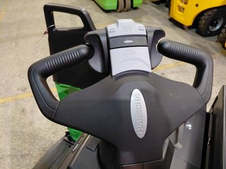 Porta-paletes eléctrico com condutor transportado Hangcha CBD30-XT1S-SISU