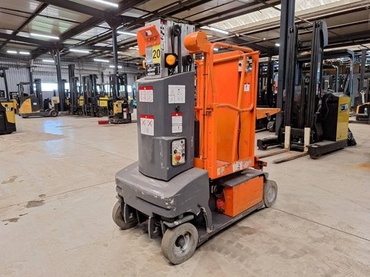Plataforma com mastro vertical JLG TOUCAN DUO - 1