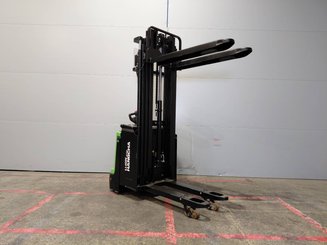 Stacker com condutor a pé Hangcha CDD16-XT1-SIL