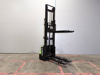 Stacker com condutor a pé Hangcha CDD12-AMC2-Li