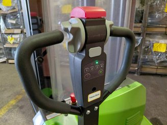 Stacker com condutor a pé Hangcha CDD15-A2MC2-ISZ