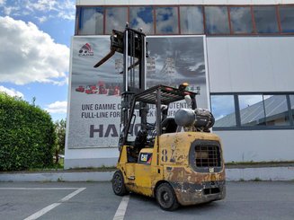 Empilhador de contrapeso 4 rodas Caterpillar GC40K - 10