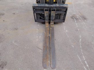 Empilhador de contrapeso 4 rodas Caterpillar GP25N2 - 4