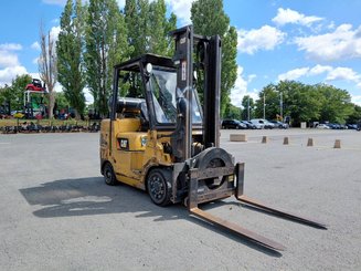 Empilhador de contrapeso 4 rodas Caterpillar GC40K - 16