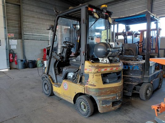 Empilhador de contrapeso 4 rodas Caterpillar GP18NTD - 1