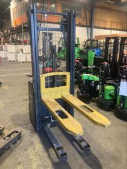 Stacker Yale MS12AC
