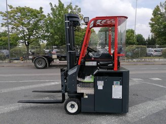 Empilhador multidireccional AMLIFT AGILIFT 3000E