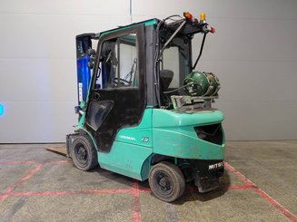 Empilhador de contrapeso 4 rodas Mitsubishi FG25N