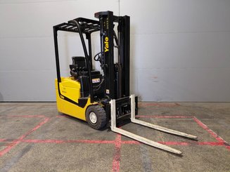 Empilhador de contrapeso 3 rodas Yale ERP15VC
