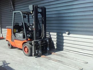 Empilhador de contrapeso 4 rodas Fenwick E40P