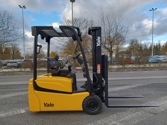 Empilhador de contrapeso 3 rodas Yale ERP16VTMWB
