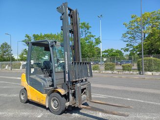 Empilhador de contrapeso 4 rodas Jungheinrich TFG425500ZT