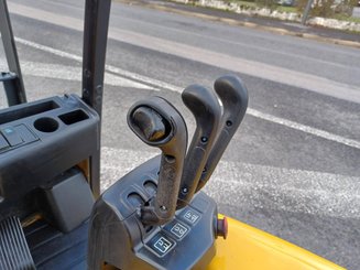 Empilhador de contrapeso 3 rodas Yale ERP16VTMWB