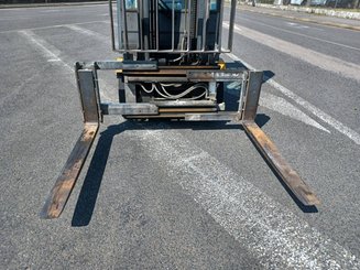 Empilhador de contrapeso 4 rodas Jungheinrich TFG425500ZT