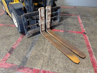 Empilhador de contrapeso 4 rodas Yale GDP30VX - 7