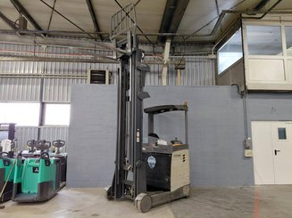 Empilhador retráctil Crown ESR 5260