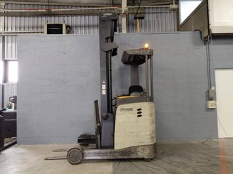 Empilhador retráctil Crown ESR 5260