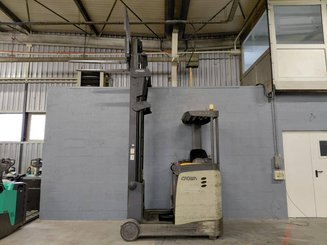 Empilhador retráctil Crown ESR 5260