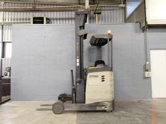 Empilhador retráctil Crown ESR 5260