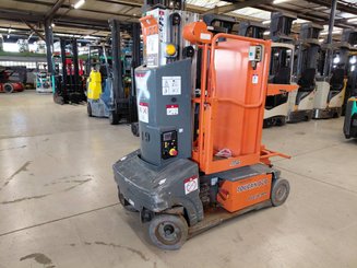 Plataforma com mastro vertical JLG TOUCAN DUO