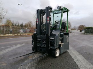 Empilhador multidireccional Combilift CBE2500