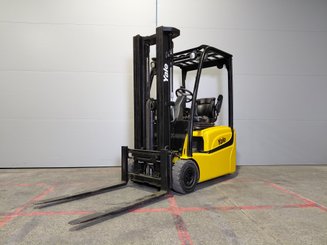 Carreta elevadora elétrica Yale ERP16VT SWB - 1