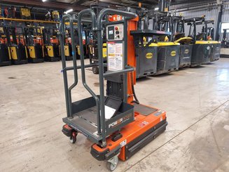 Plataforma com mastro vertical JLG POWER PICKER - 1