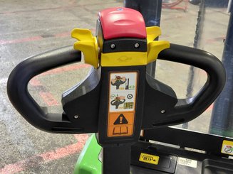 Stacker com condutor a pé Hangcha GERBEUR ACCOMPAGNANT CDD15-WS-I