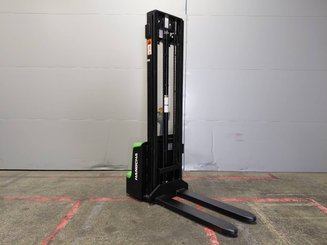 Stacker com condutor a pé Hangcha GERBEUR ACCOMPAGNANT CDD15-WS-I