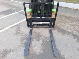 Empilhador de contrapeso 4 rodas Hangcha AE25-I