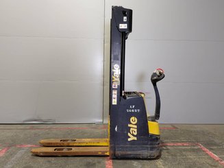 Stacker Yale MS12AC
