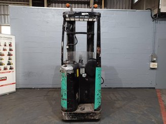 Stacker com condutor transportado Caterpillar NSR20N