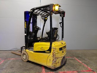 Empilhador de contrapeso 3 rodas Yale ERP16VT SWB