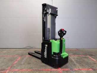 Stacker com condutor a pé Hangcha CDD16-XT1-SIL