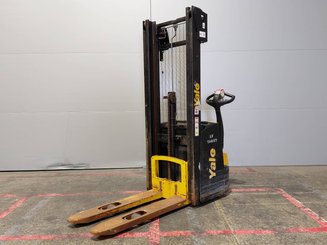 Stacker Yale MS12AC