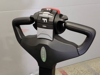 Stacker com condutor a pé Hangcha CDD16-XT1-SI