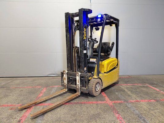 Empilhador de contrapeso 3 rodas Yale ERP16VT SWB - 1