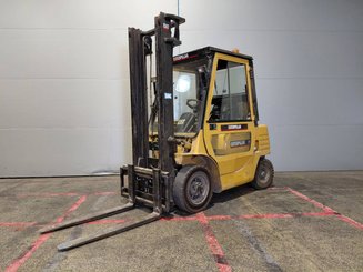 Empilhador de contrapeso 4 rodas Caterpillar GP25 - 1