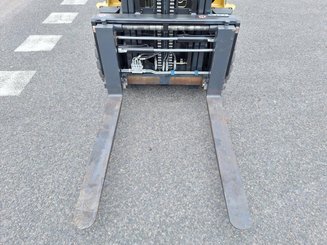 Empilhador de contrapeso 4 rodas Caterpillar GP35 NTD