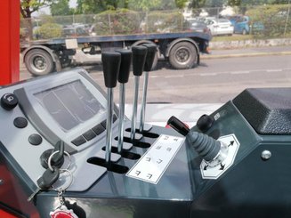 Empilhador multidireccional AMLIFT AGILIFT 3000E