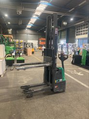 Stacker Mitsubishi MSB12LES-30