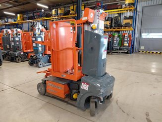 Plataforma com mastro vertical JLG TOUCAN DUO