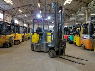 Empilhadeira para corredor estreito Aisle Master 20SE