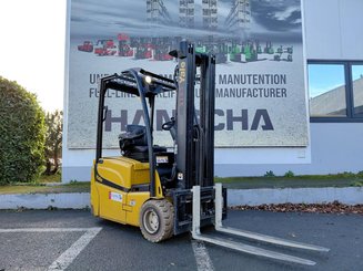Carreta elevadora elétrica Yale ERP16VT
