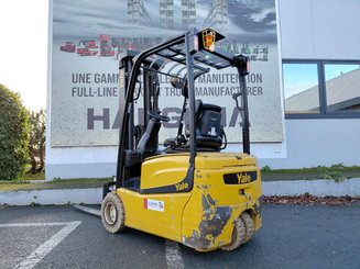 Carreta elevadora elétrica Yale ERP16VT