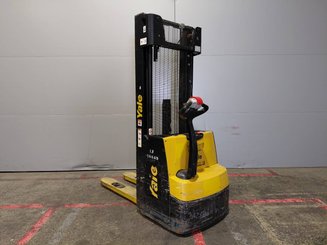 Stacker Yale MS12AC - 1