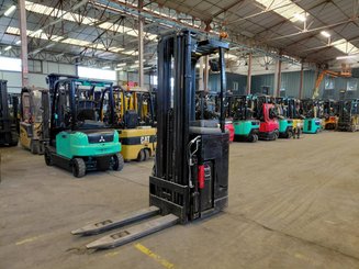 Stacker com condutor transportado Caterpillar NSR16N - 1