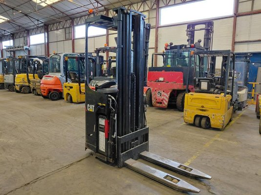 Stacker com condutor transportado Caterpillar NSR16N - 1
