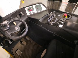 Empilhador retráctil OM XR16AC